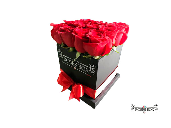 Square Box M 16 Rosas Rojas